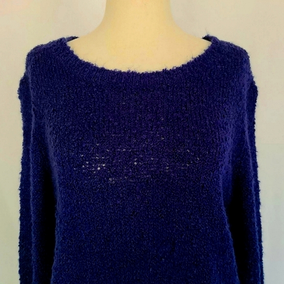 3 for $15 Divided H&M Deep Royal Blue Fuzzy Sweater Size Medium - Picture 2 of 5